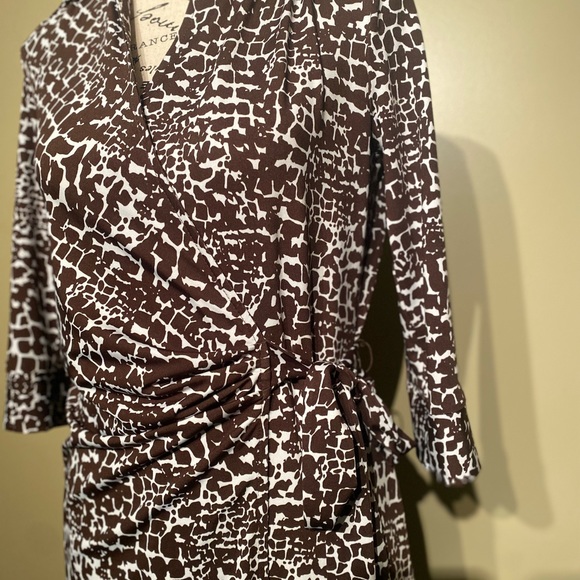 Jacob Wrap Dress With Collar - Picture 4 of 11